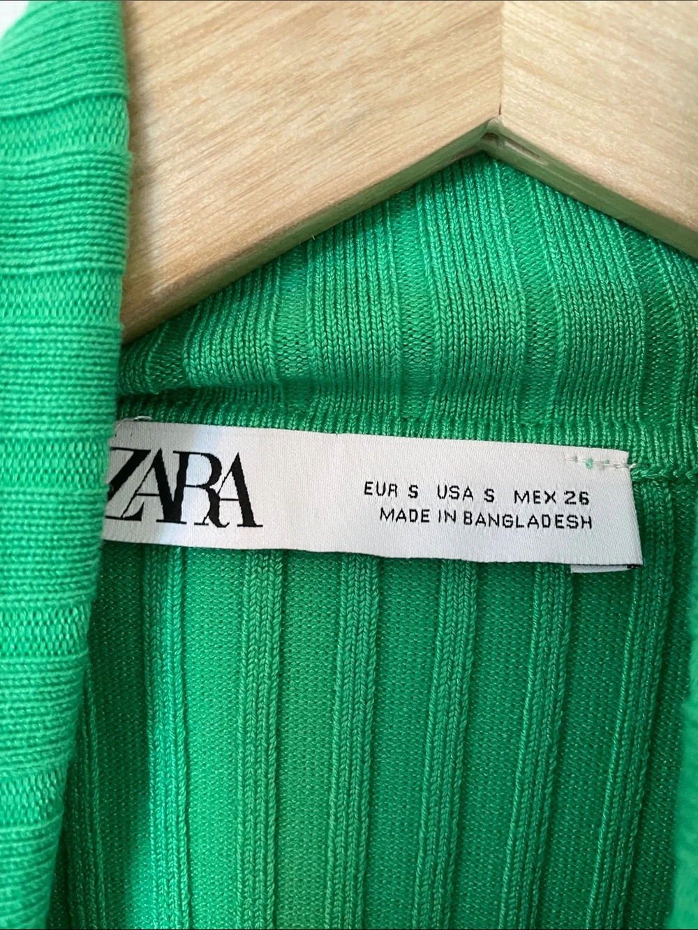 ZARA Sleeveless Ribbed Turtleneck Sweater Tank in Green - Picture 5 of 5